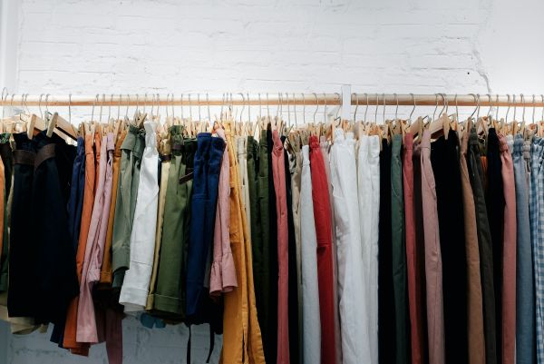 Top sites pour acheter des vêtements d'occasion en gros